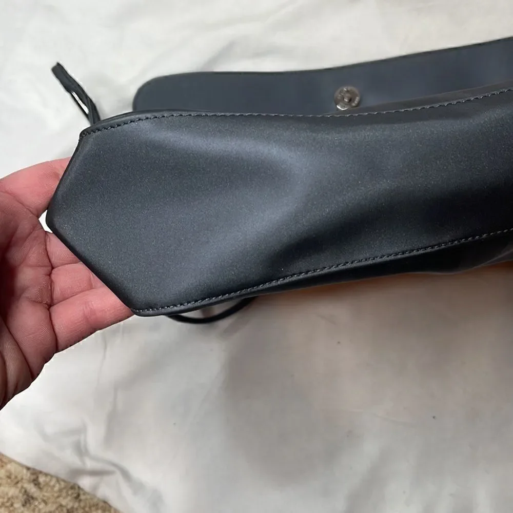 DKNY Grey Shoulder Bag.‎
